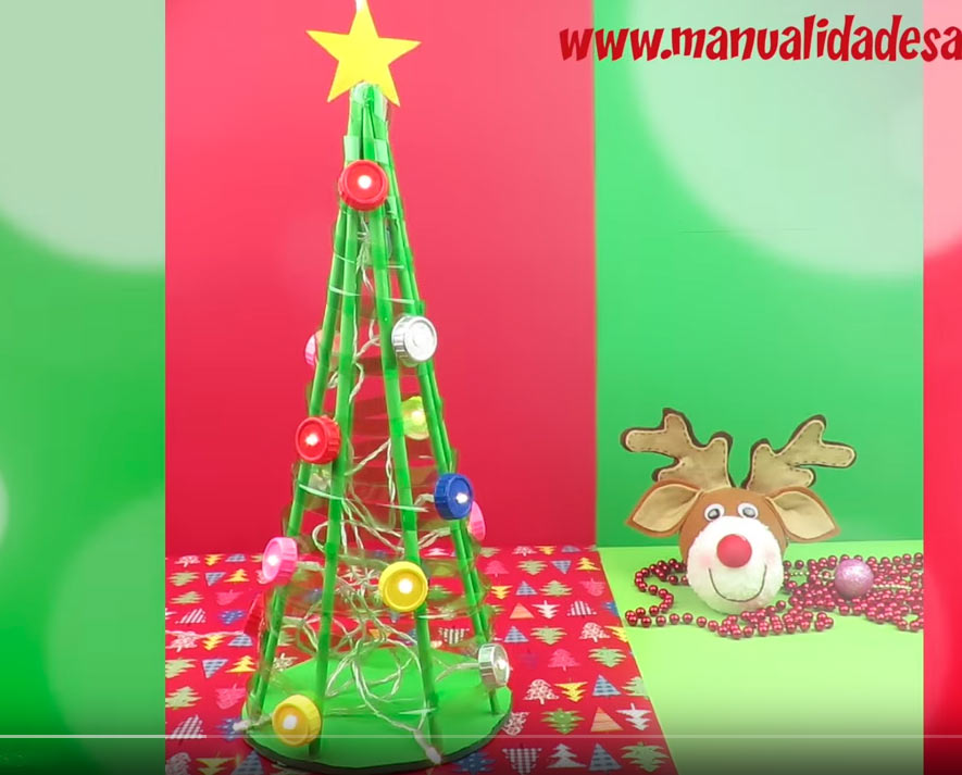 Albero Con Tappi Di Plastica E Carta Riciclata Baby Flash